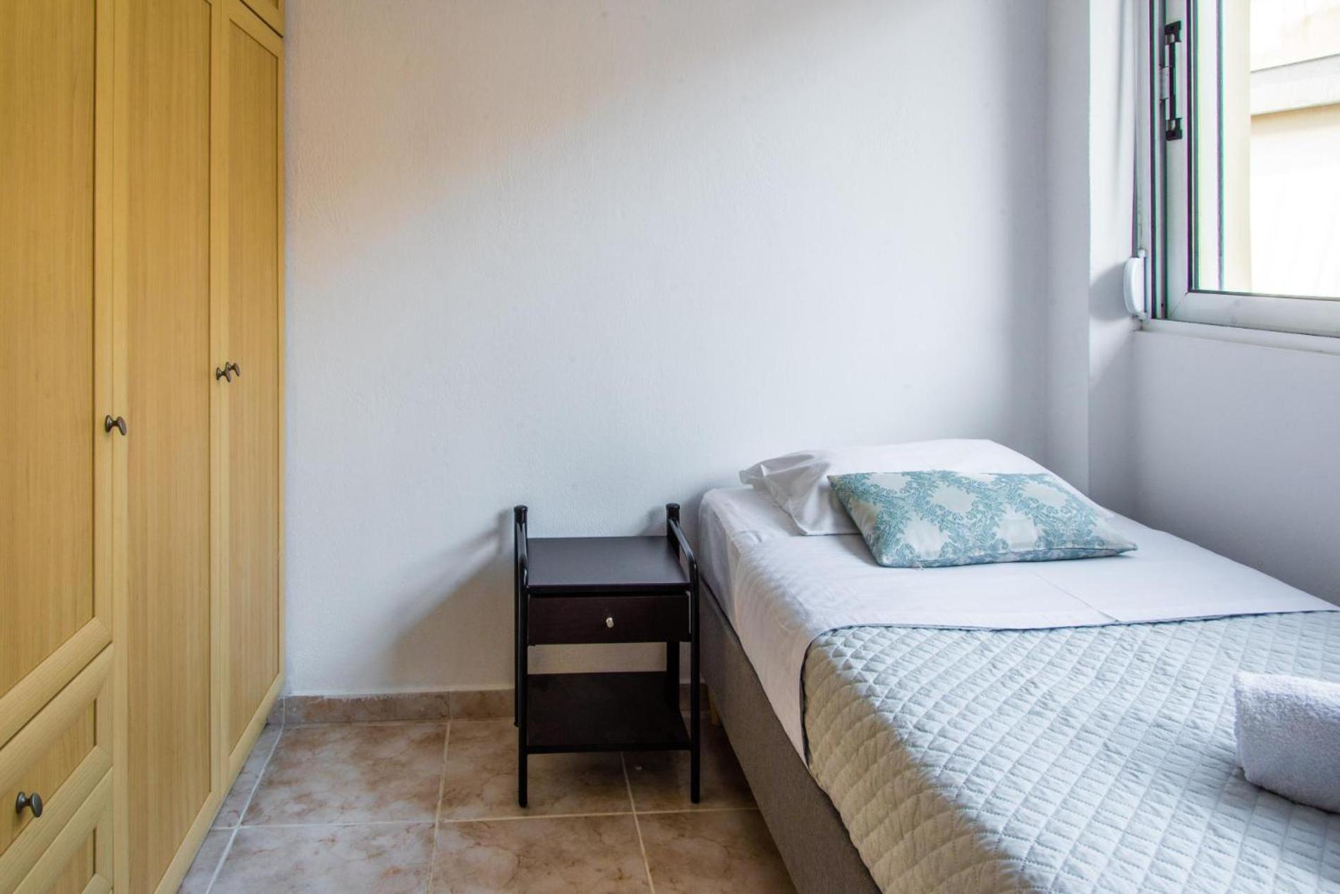 Apartment Kantouni 2 *